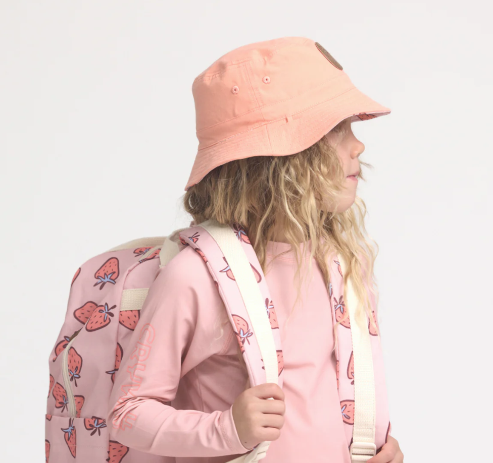 REVERSIBLE BUCKET HAT Strawberry Splash